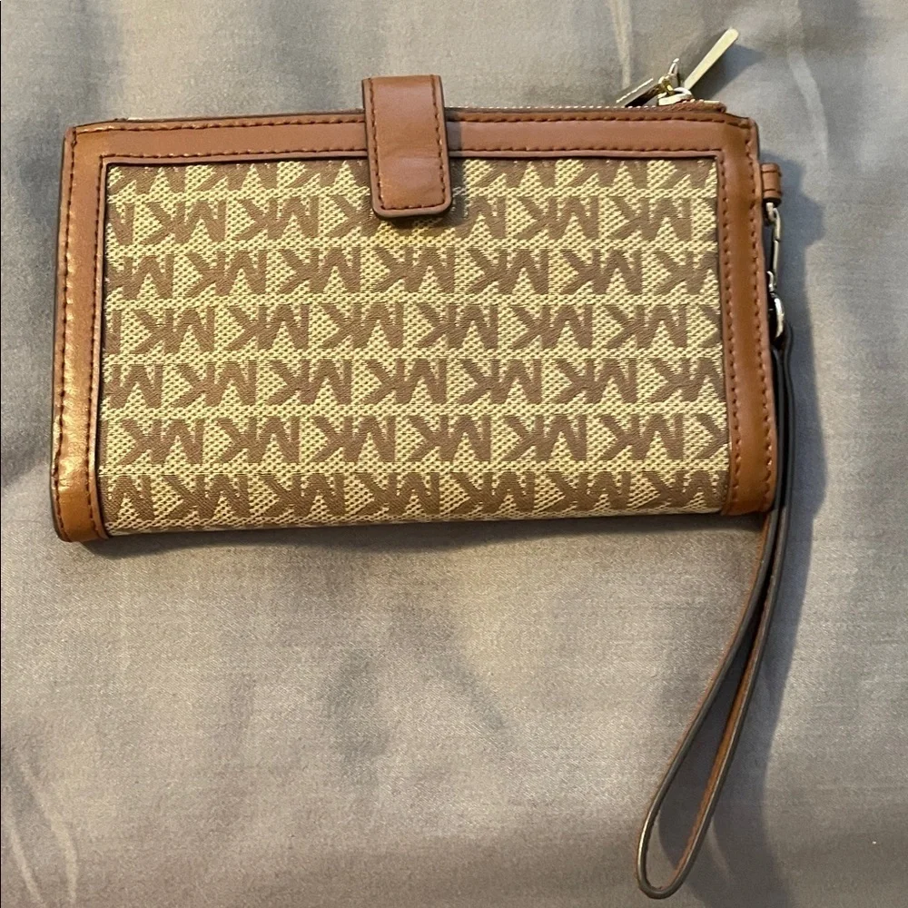 Michael Kors Signature Brown and Cream Wristlet
